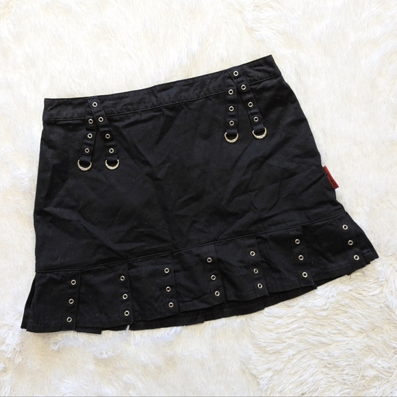 Tripp nyc Dresses & Skirts - Y2K Tripp NYC Black Pleated Hem Skirt with Silver Grommets & D Rings Small